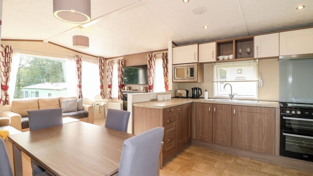 Fenny Bentley House | 22 WASHBROOK WAY - ASHBOURNE HEIGHTS, family friendly in Ashbourne