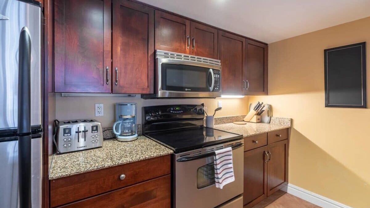 Downtown Halifax Apartment | 223 Lovely Waterfront Apartment with AC