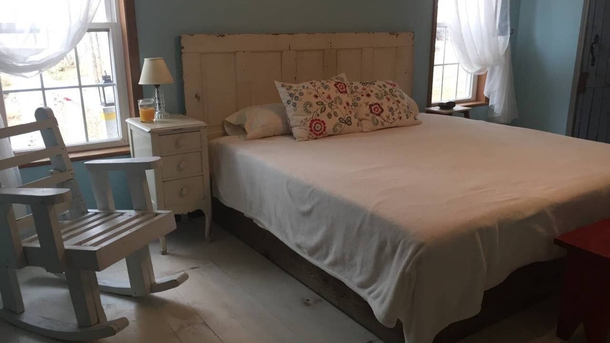Centralia House | 2240 square foot Ranch Lake house on the water!
