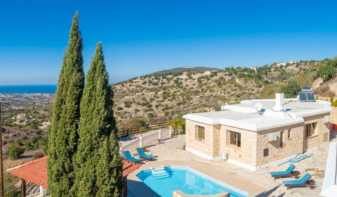Peristerona Villa | 225 m² Villa ∙ 3 bedrooms ∙ 7 guests