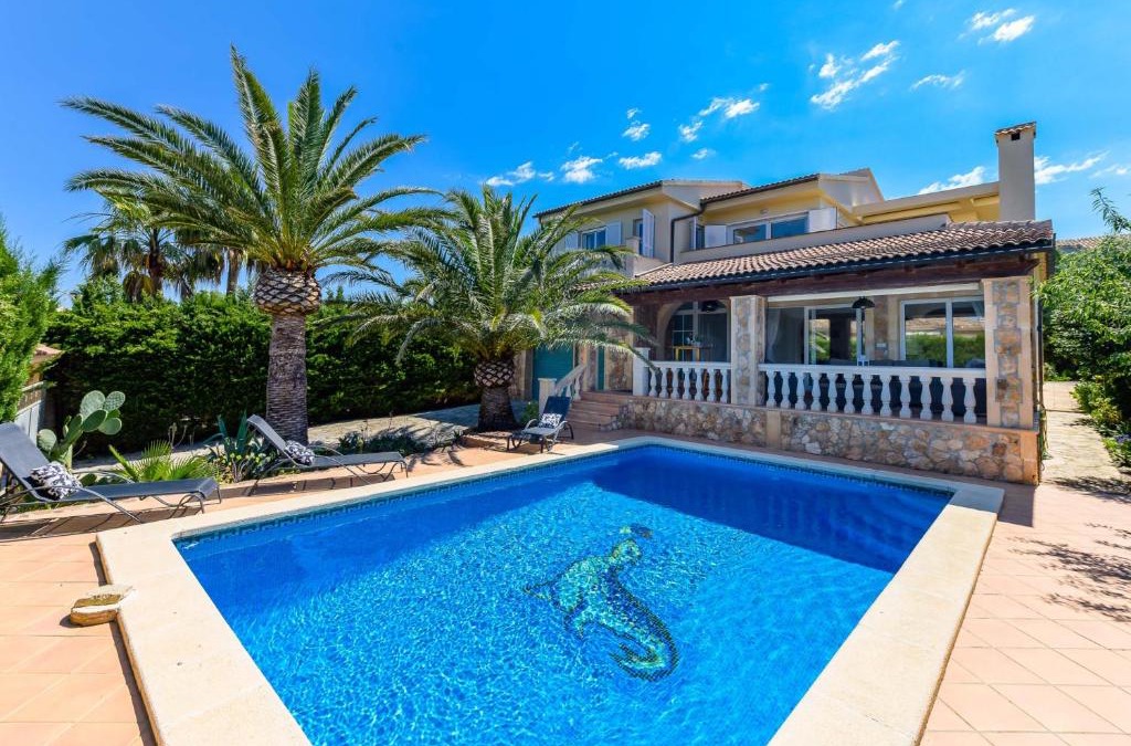 Badia Blava Villa | 2263 Sunny holiday home with views over the bay of Palma