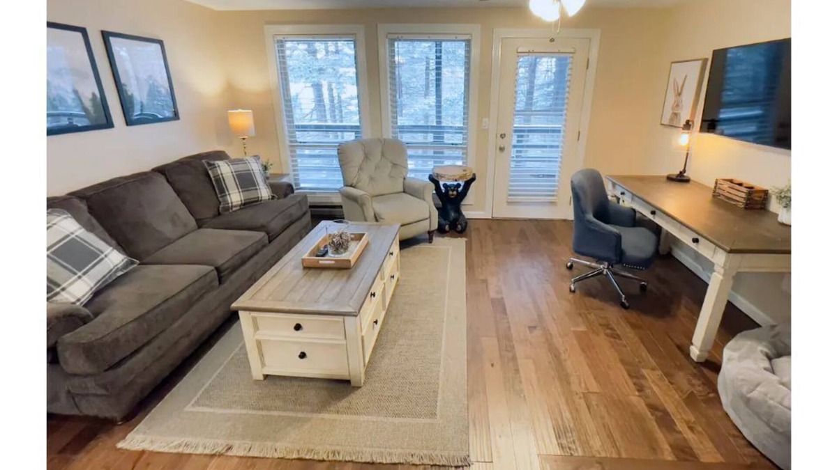 Snowshoe Condo | 23 Mountain Crest, Snowshoe, WV - Country Chic