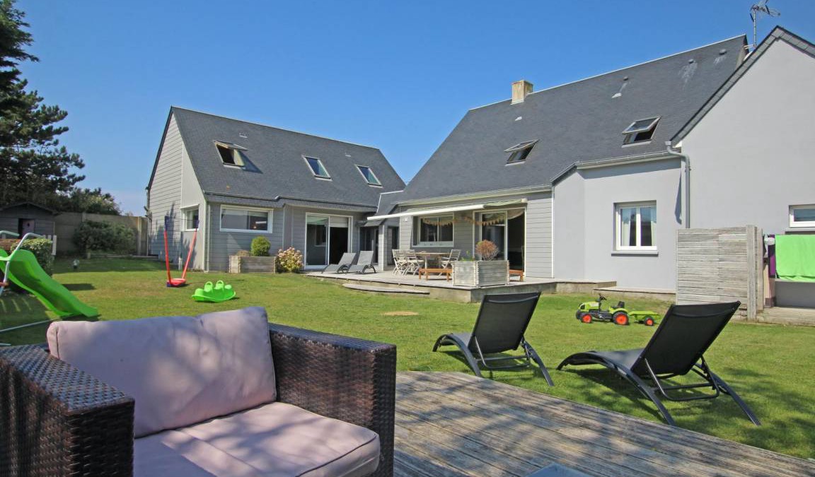 Saint-Germain-sur-Ay House | 230 m² Gîte ∙ 5 bedrooms ∙ 14 guests