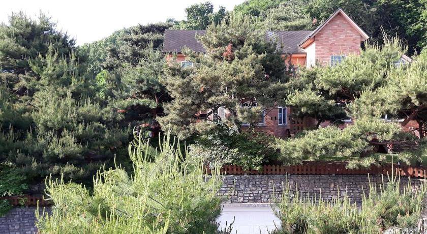 Suwon House | 230 m² House ∙ 5 bedrooms ∙ 10 guests