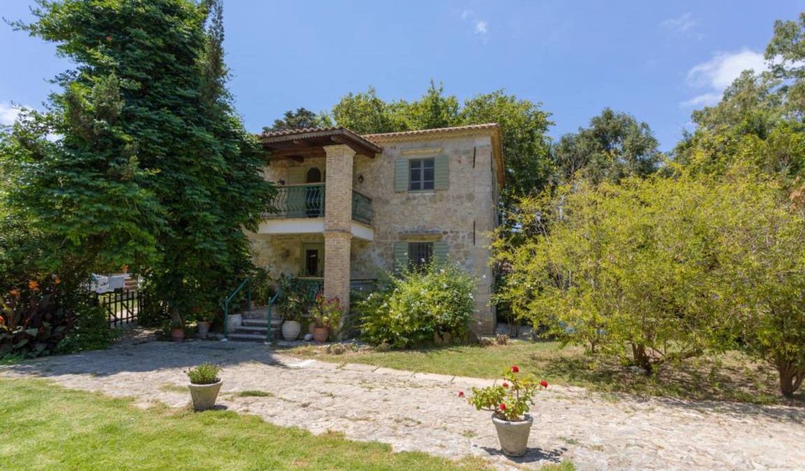 Ano Vasilikos House | 230 m² House ∙ 1 bedroom ∙ 8 guests