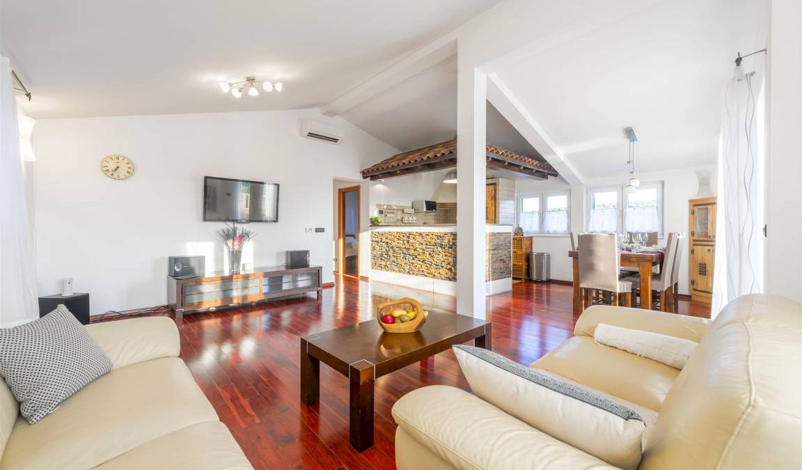 Okrug Donji House | 230 m² House ∙ 4 bedrooms ∙ 10 guests