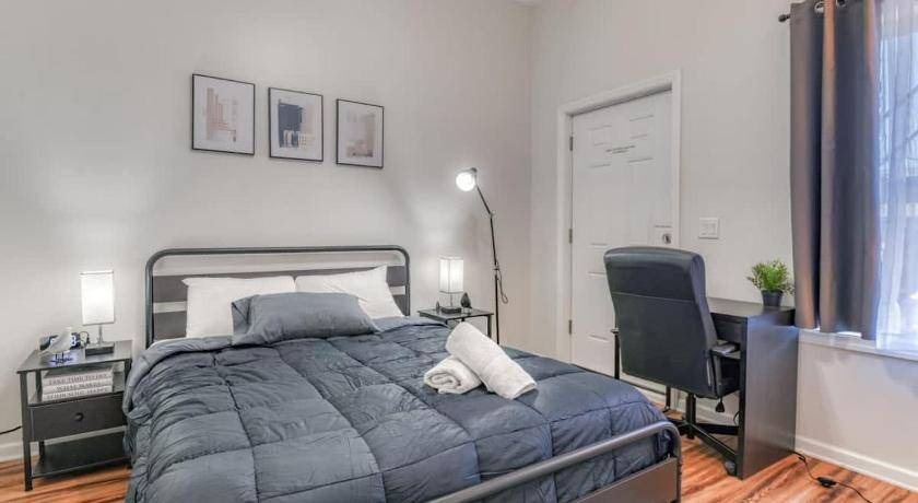 Jersey City Apartment | 232 m² Apartment ∙ 7 bedrooms ∙ 20 guests