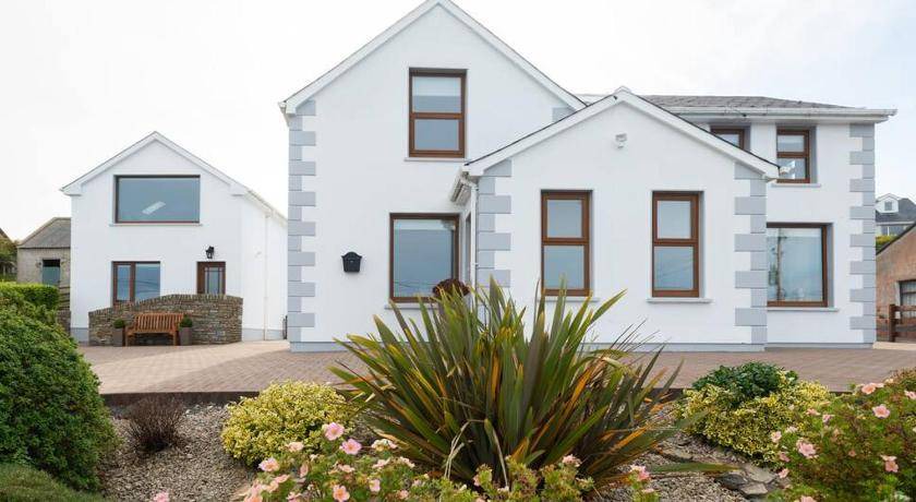 Downings House | 232 m² House ∙ 4 bedrooms ∙ 8 guests