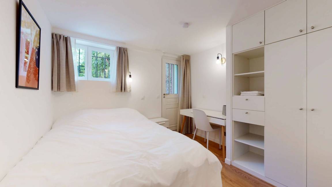 Suresnes Resort | 232 m² Private room ∙ 1 bedroom ∙ 2 guests
