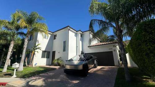 Tarzana House | 233 m² House ∙ 4 bedrooms ∙ 12 guests