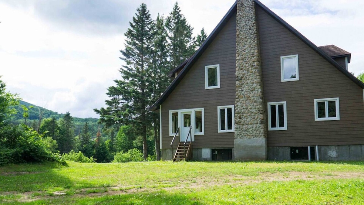 Saint-Gabriel-de-Valcartier House | 2355/2 · Villa des pins
