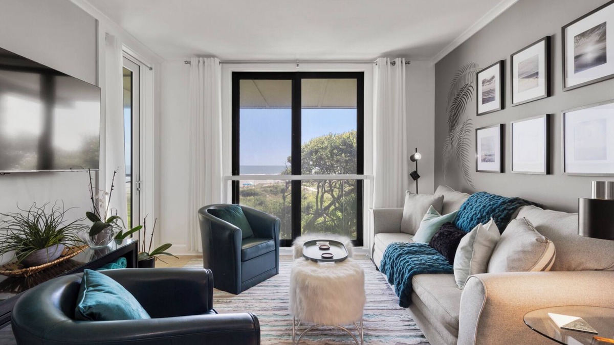 West Beach Condo | 2369 Shipwatch Villa: Beautifully Renovated Oceanfront Villa, $150 Bike Credit