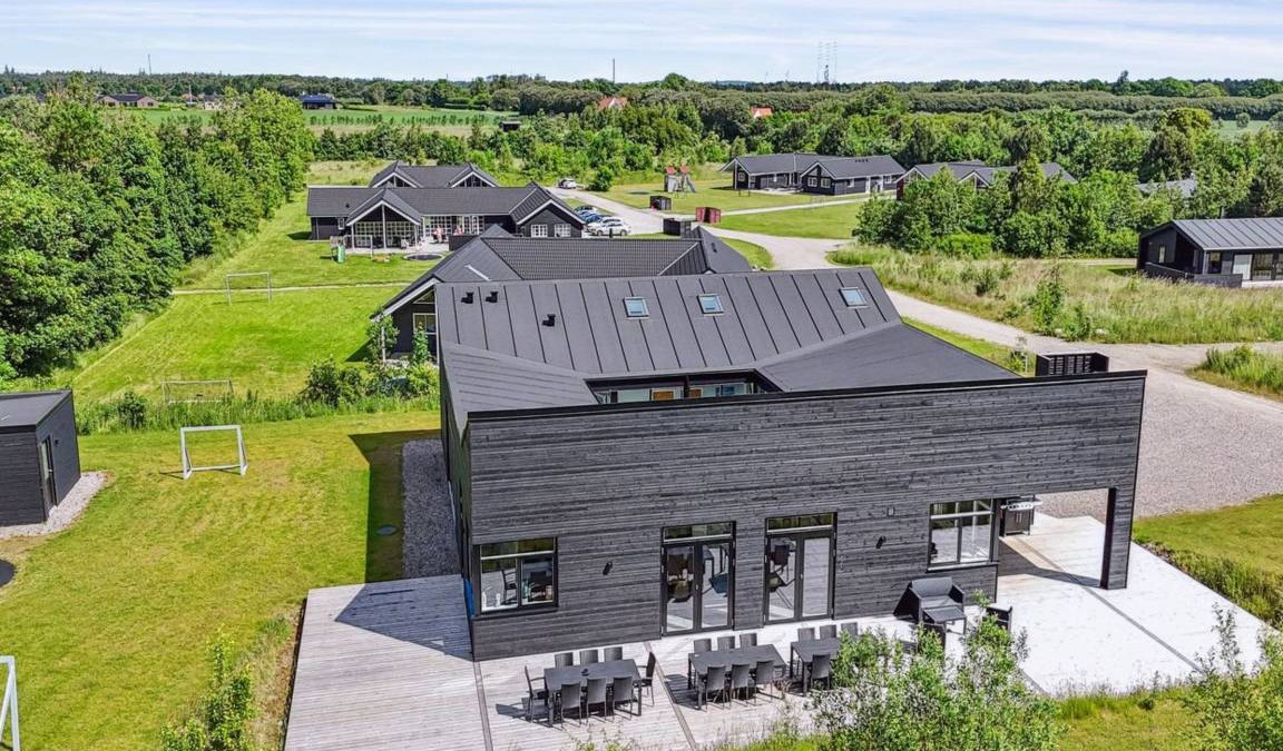 Grenaa House | 239 m² House ∙ 1 bedroom ∙ 18 guests