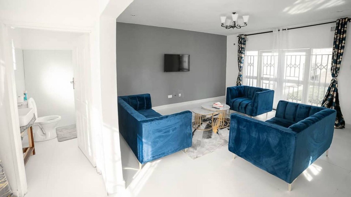 Lusaka Apartment | 24/7 Solar Power| Wi-Fi| 5 mins to East Park Mall Safe