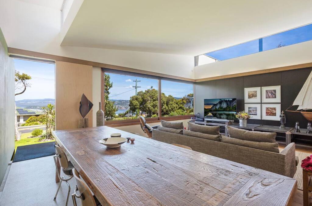 Merimbula House | 24 Hill Street- Unique 2 bedroom pet friendly home
