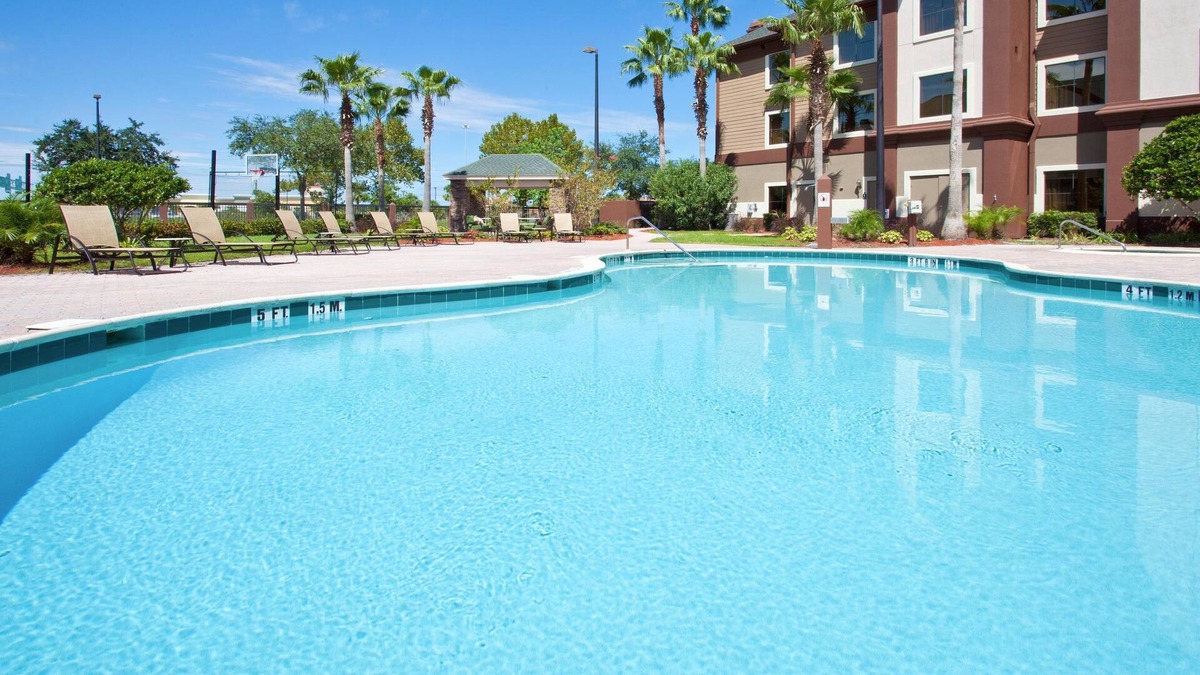 Airport North Condo | 24 Hour Fitness Center | 1.5 Miles from Orlando International Airport + 25 Minutes to Disney World