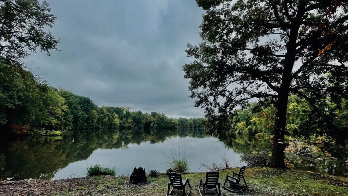 Middletown House | #24 *Serenity* A Lakefront Cottage Retreat