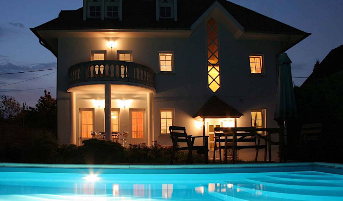 Siofok House | 240 m² House ∙ 5 bedrooms ∙ 12 guests