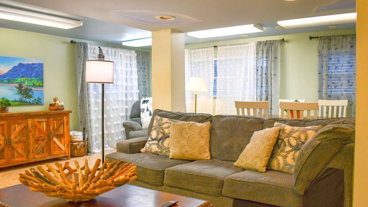 East Haven Rutland County House | 2400sq.ft of relaxation. Only 7-10 Miles from Killington and Pico