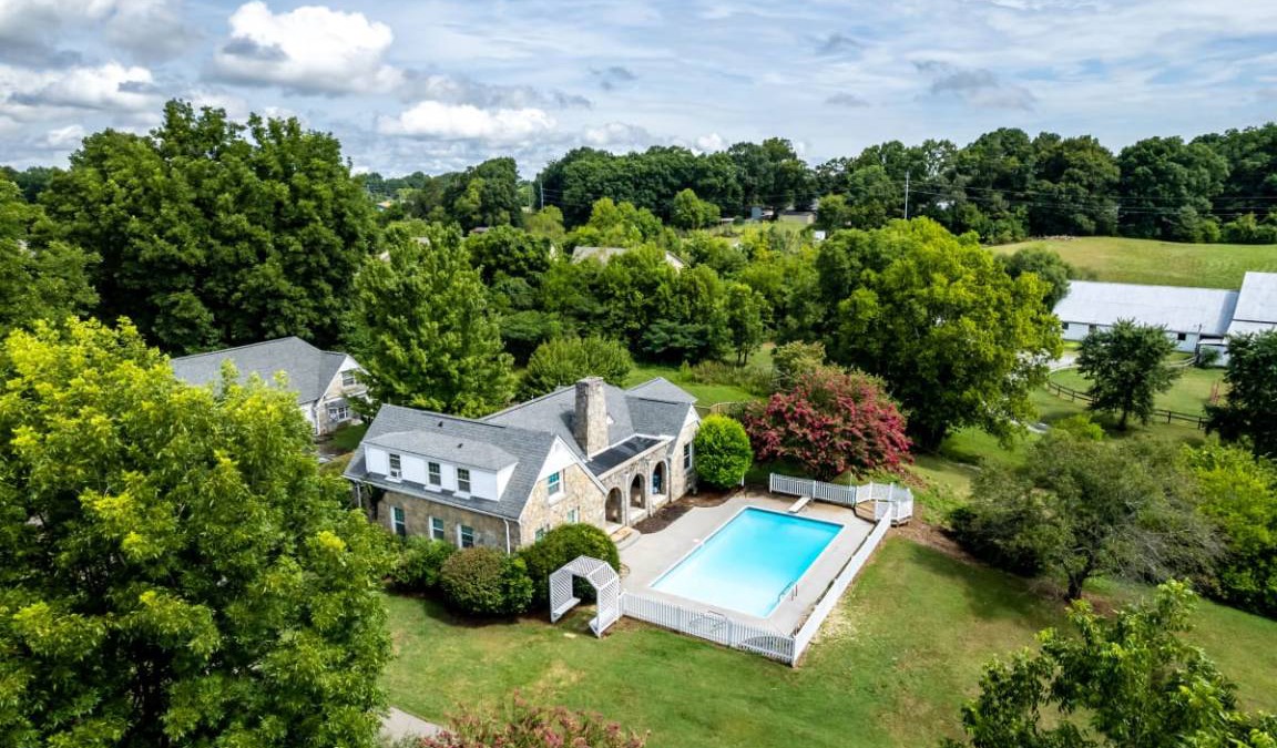 Maryville House | 242 m² House ∙ 5 bedrooms ∙ 10 guests