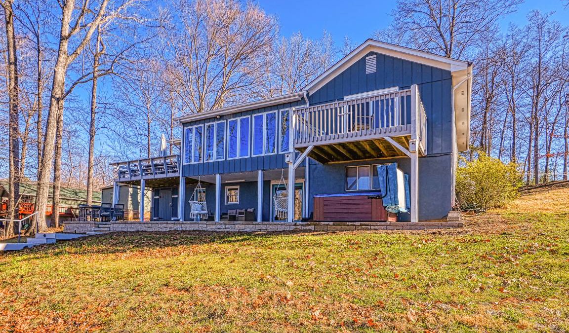 Huddleston House | 248 m² House ∙ 3 bedrooms ∙ 4 guests