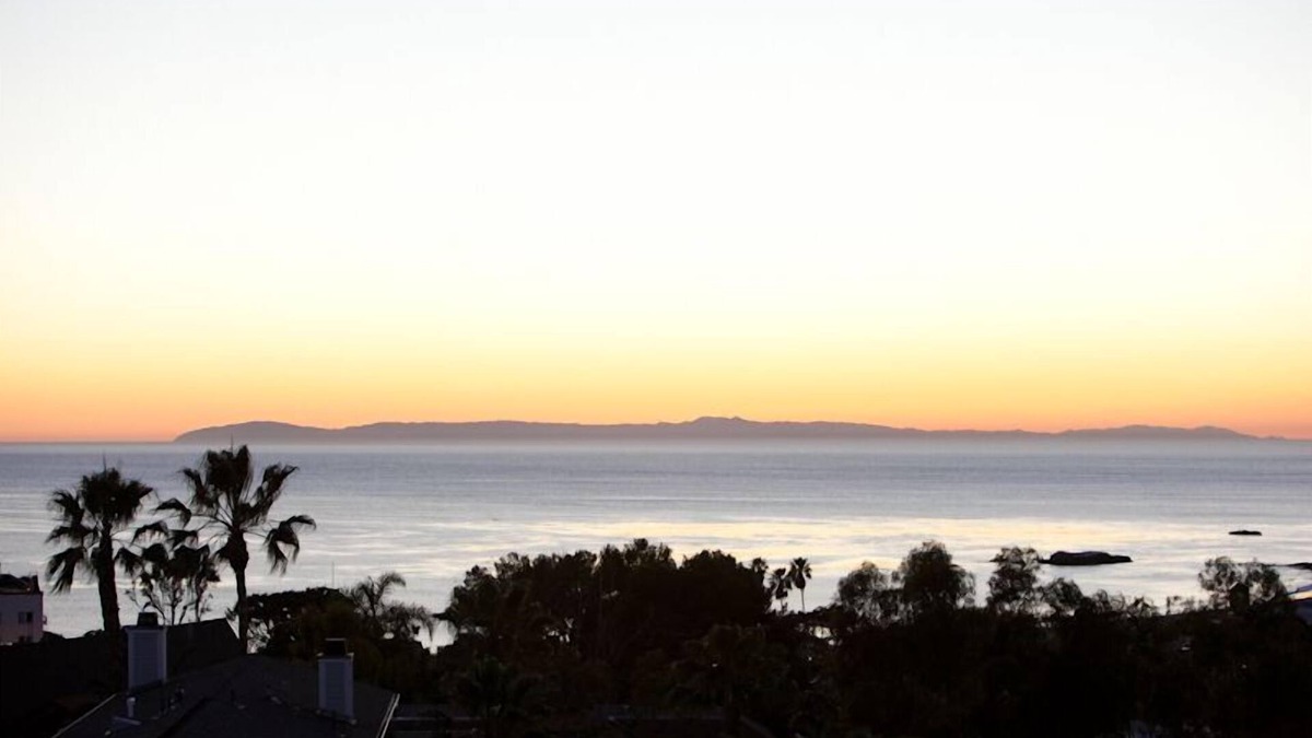 Laguna Beach Cottage | 25% DisCount; Rarely Available, OCean View & Sunsets; Steps to Sand