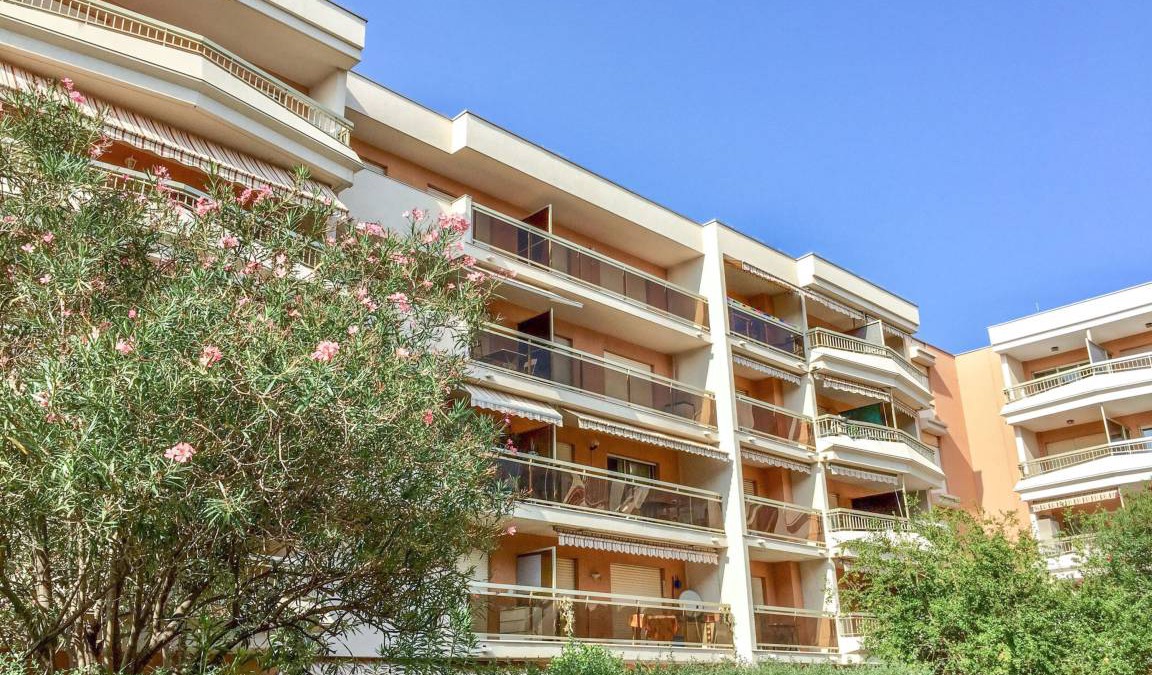 Sainte-Maxime City Centre House | 25 m² House ∙ 1 bedroom ∙ 4 guests