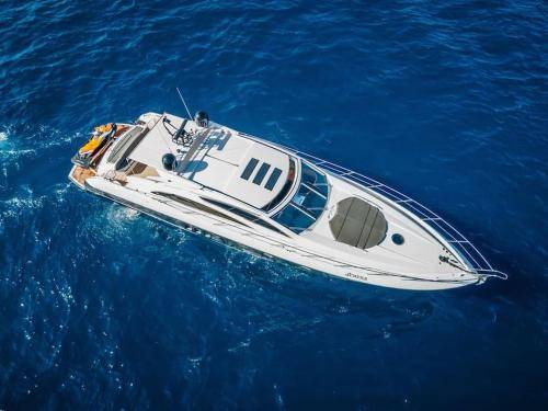 Split Boat Rental | 25 m² Houseboat ∙ 3 bedrooms ∙ 8 guests