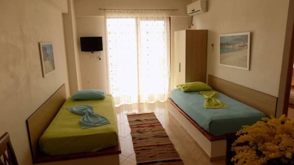 Himare Apartment | 25 meters from beach 1