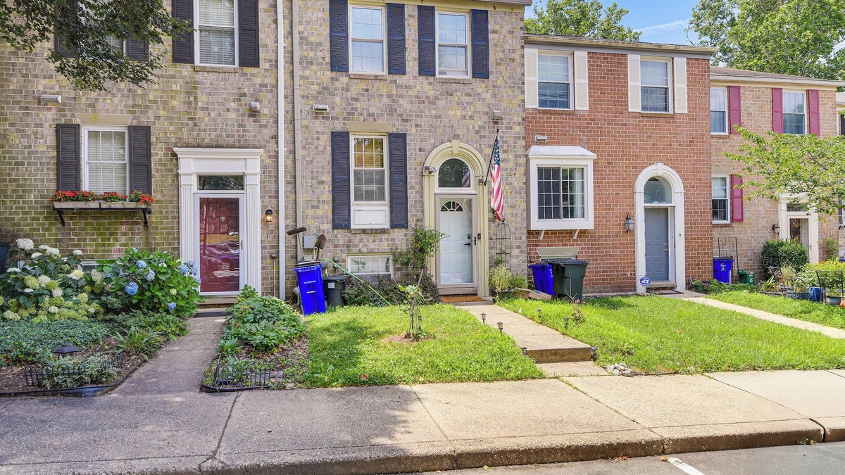 Simpsonville Apartment | < 25 Mi to Downtown Baltimore & DC: Apt w/Deck