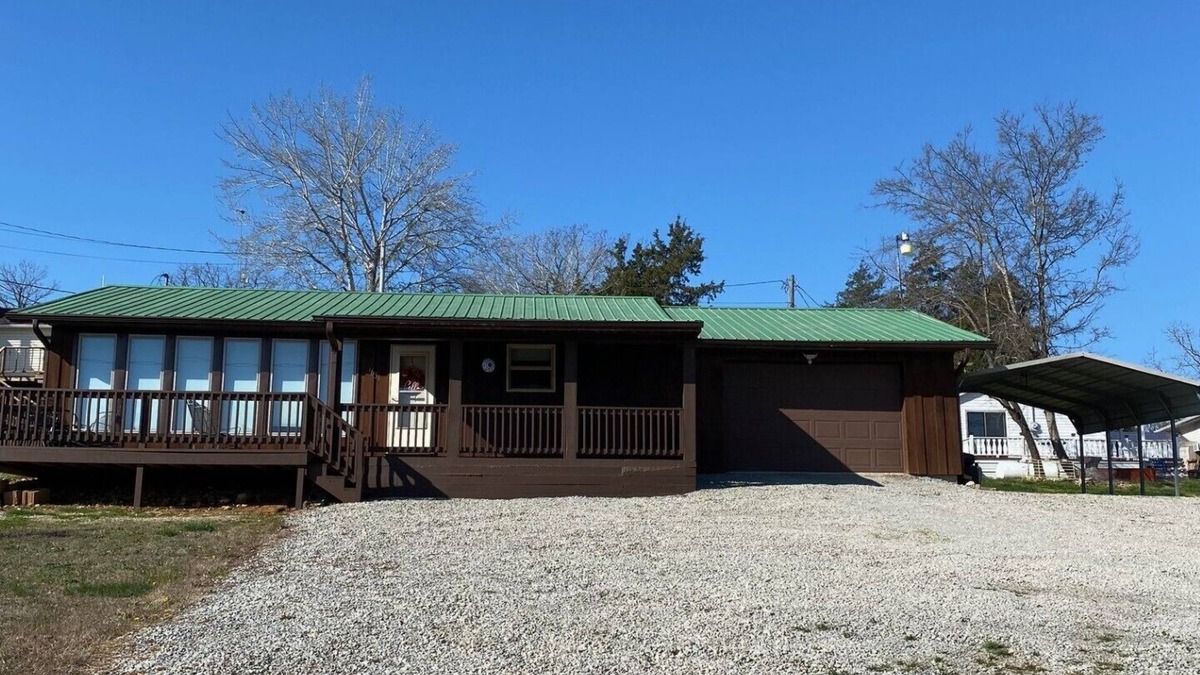 Henderson House | .25 miles from lake with public boat launch, Henderson ramp 12 min drive