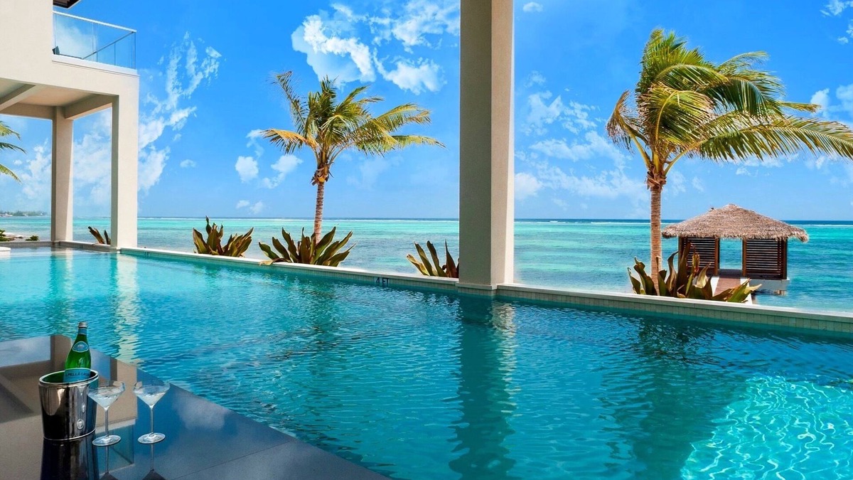 Bodden Town Villa | 25% Off! 7BR Oceanfront Villa w/5 Master Suites, Bunk Room, Swim-Up Bar