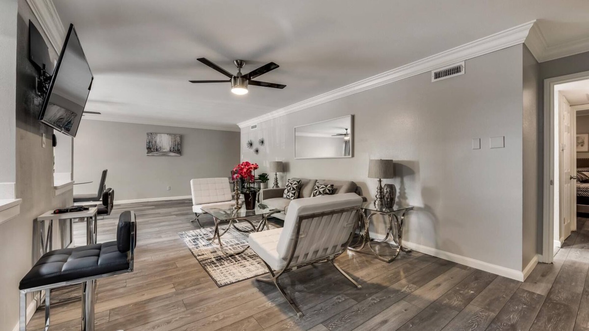 Grand Prairie Apartment | 25% OFF Upgraded 2BD Unit w/Charming Patio - Grand Prairie GP54C