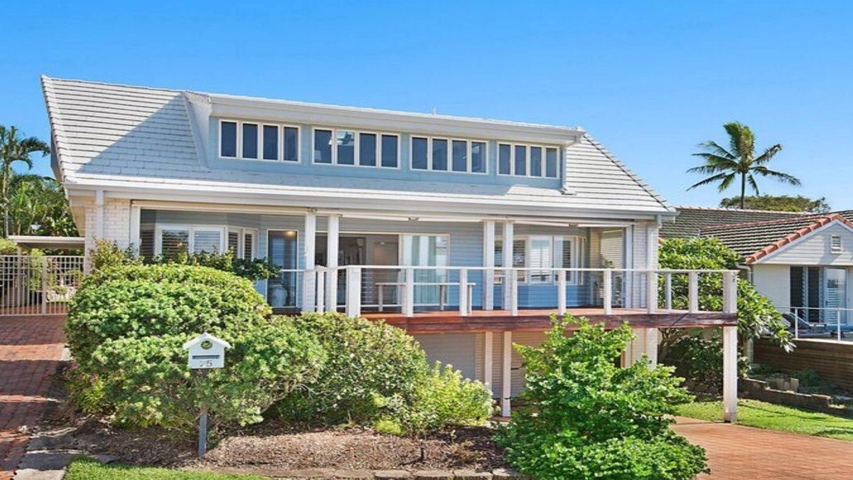 Moffat Beach House | 25 Queen of Colonies Parade