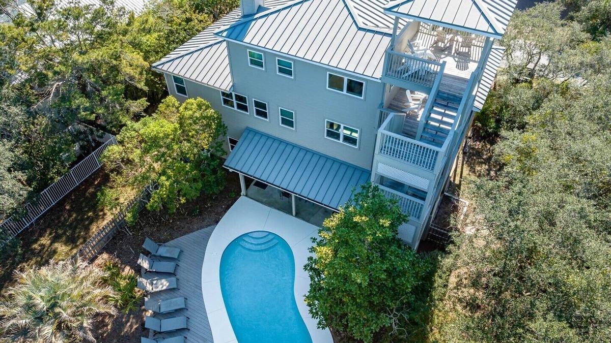Gulf Trace House | 25% SALE Thru FALL~Breezeway~Gulf/Park Views~Private Pool~Beach Gear~Families