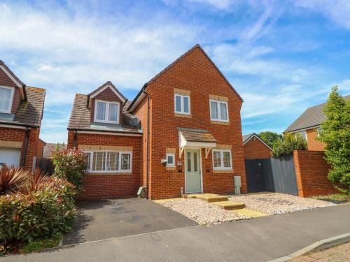 Hayling Island House | 25 St Benedict Road