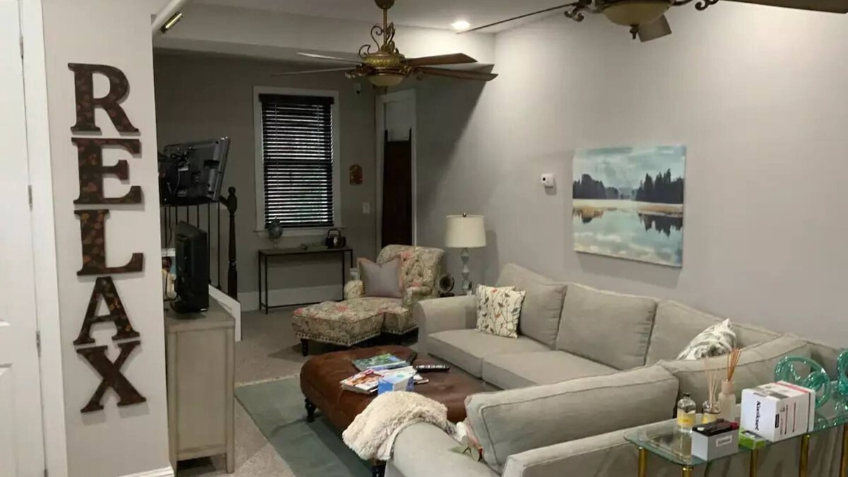 Upper Marlboro House | 25+ walk friendly acres