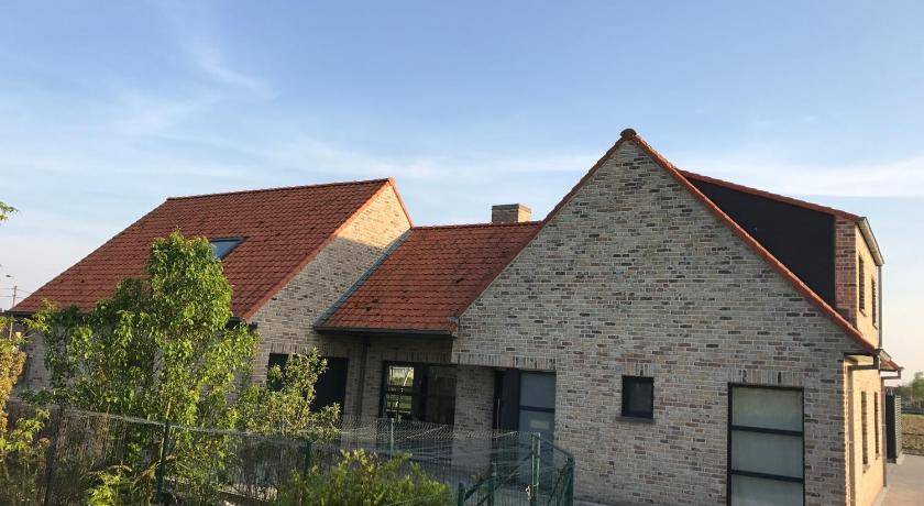 Langemark-Poelkapelle House | 250 m² House ∙ 4 bedrooms ∙ 8 guests