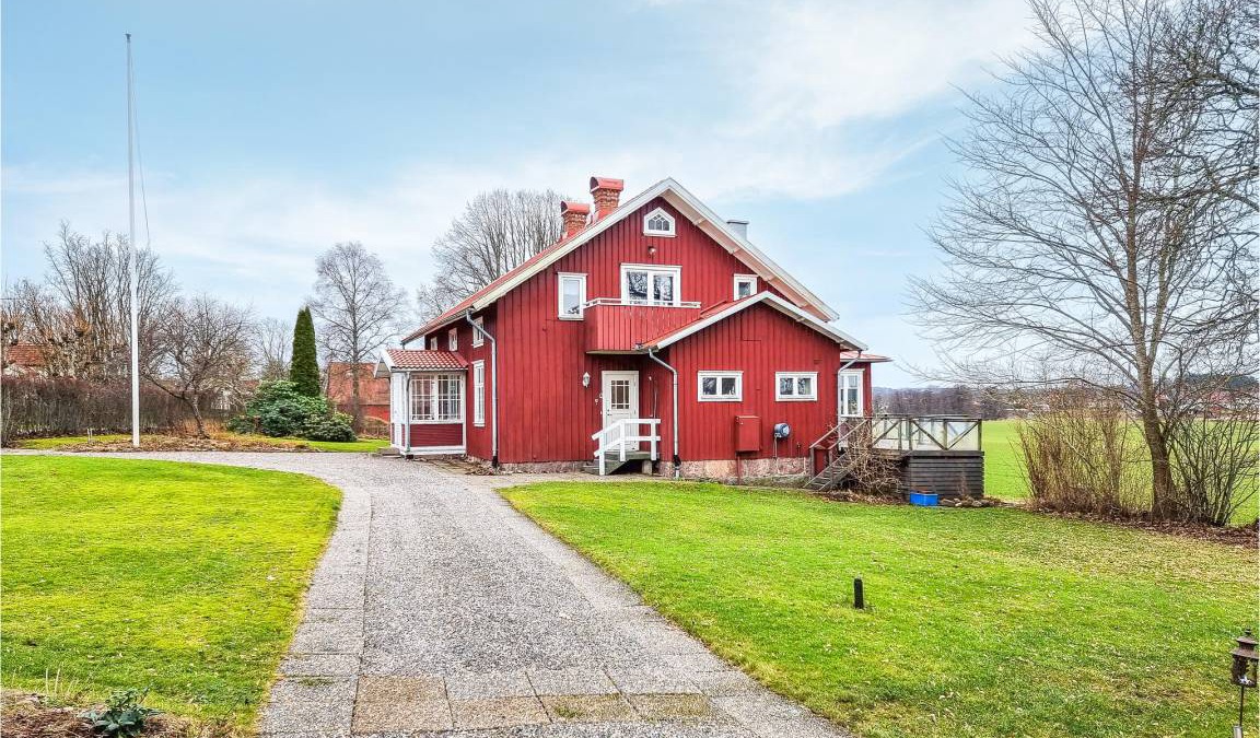 Sollebrunn House | 250 m² House ∙ 5 bedrooms ∙ 11 guests