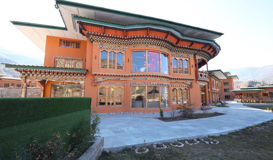 Paro Hotel | 250 m² Hotel ∙ 2 guests