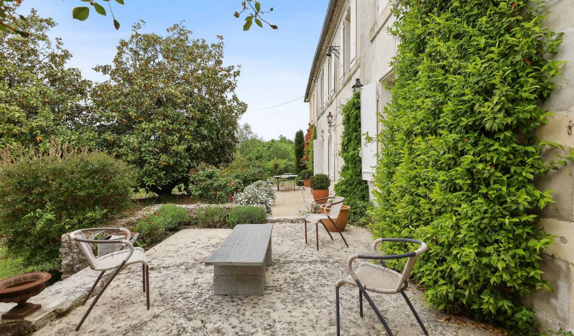 Julienne House | 250 m² House ∙ 4 bedrooms ∙ 7 guests
