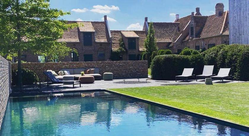 Boezinge House | 250 m² House ∙ 4 bedrooms ∙ 12 guests