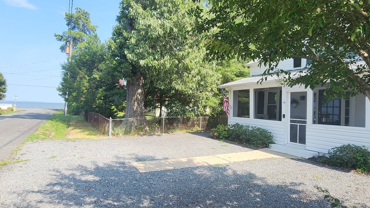 Colonial Beach Cottage | 250 steps to beach & 4 blocks to boardwalk! Early/late in & out is standard!