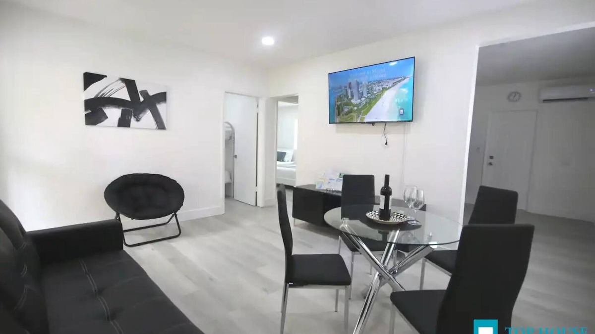 Flagami Apartment | 251 Airport/Top House Apartment1