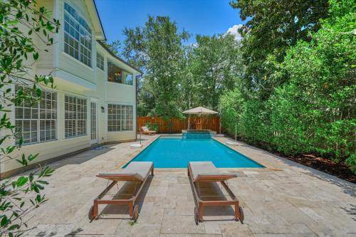 The Woodlands House | 251 m² House ∙ 4 bedrooms ∙ 8 guests