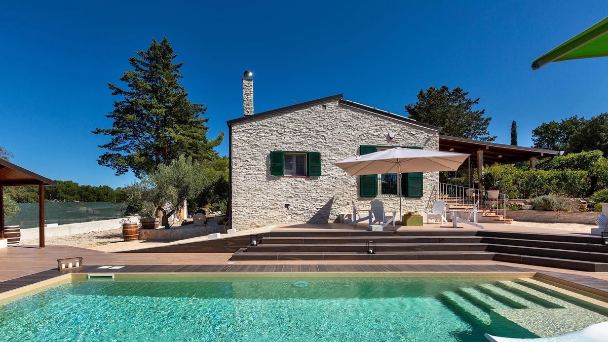 Santeramo in Colle Villa | 2520 Villa Margherita in Colle by Perle di Puglia