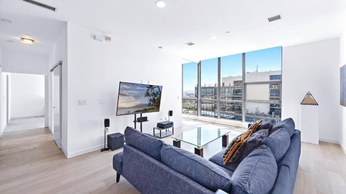 Santa Ana Apartment | 25th Floor Luxury Top Level Penthouse Epic Ocean/City/Lake/Mountain Views!