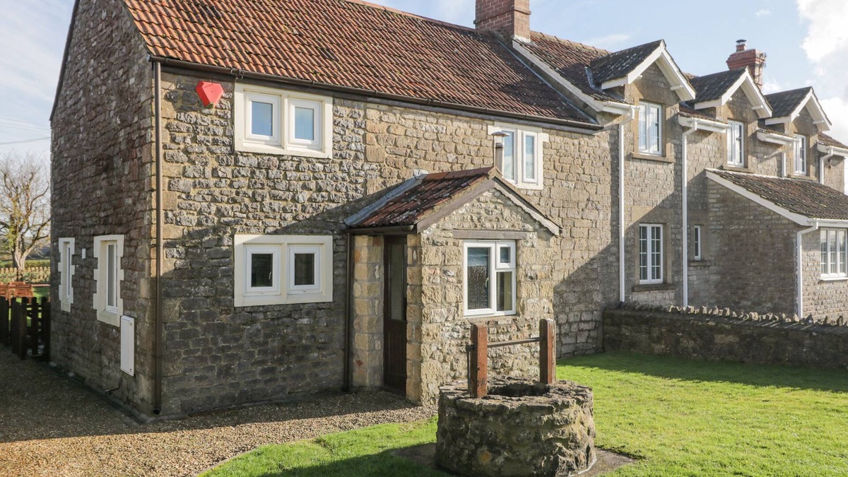 Cranmore House | 26 TANSEY, pet friendly, character holiday cottage in Shepton Mallet