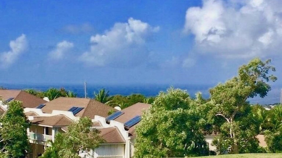 Vuemont Apartment | ‘267atVuemont’. Beautiful Luxury 2 Bed Apartment, Tropical Gardens & Sea Views