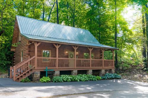 Gatlinburg House | 270 Black Bear Retreat Cabin